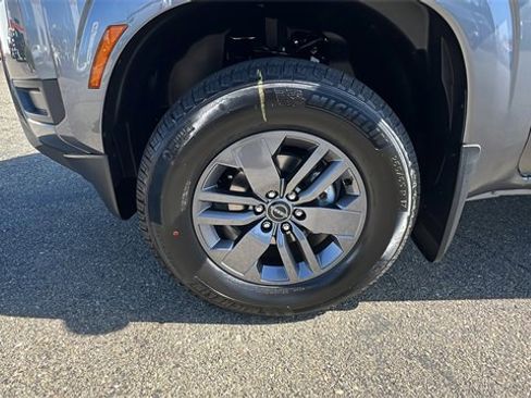 New 2025 Nissan Frontier SV w/ Tow Package image 11