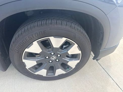 Used 2026 Honda Pilot Elite image 2