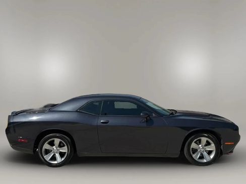 Used 2019 Dodge Challenger SXT RWD image 8