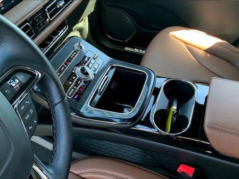 New 2022 Lincoln Nautilus Reserve image 8