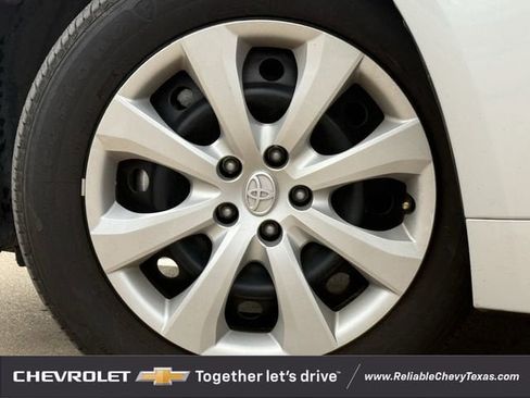 Used 2025 Toyota Corolla LE FWD image 10