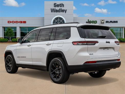 New 2025 Jeep Grand Cherokee L Altitude image 5