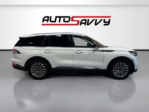 Used 2024 Lincoln Aviator Reserve AWD/4WD image 8