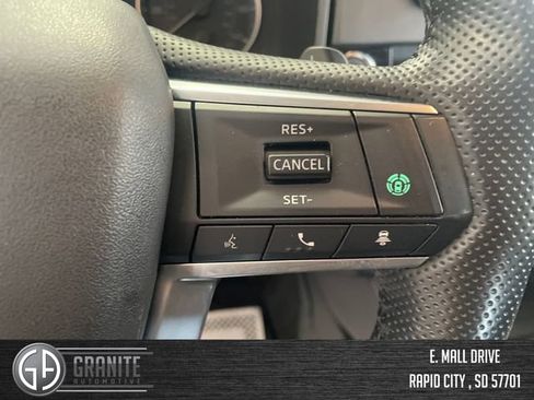 Used 2024 Mitsubishi Outlander FWD image 32