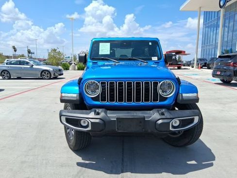 Used 2024 Jeep Wrangler Unlimited Sahara AWD/4WD image 2