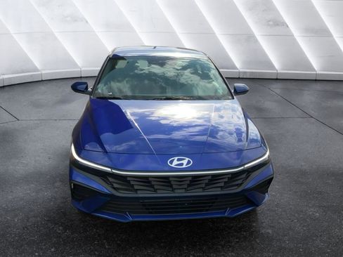New 2026 Hyundai Elantra SE image 2