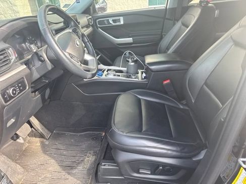 Used 2023 Ford Explorer XLT w/ Equipment Group 202A AWD/4WD image 6