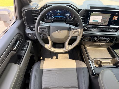 Used 2025 Chevrolet Silverado 2500 ZR2 w/ Technology Package AWD/4WD image 45