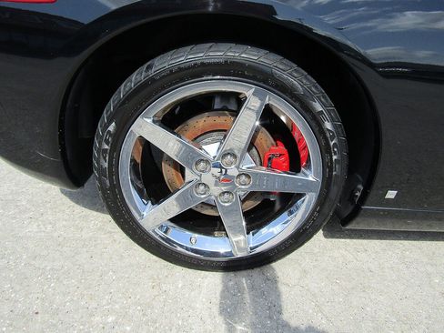 Used 2007 Chevrolet Corvette Convertible w/ Preferred Equipment Group RWD image 23
