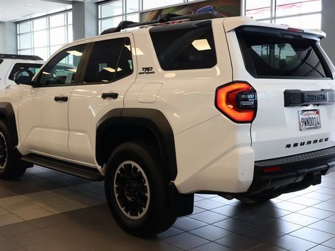 Used 2025 Toyota 4Runner TRD Off-Road Premium w/ Tow Technology Package AWD/4WD image 4