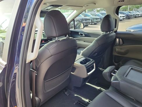 New 2026 Kia Carnival FWD image 16