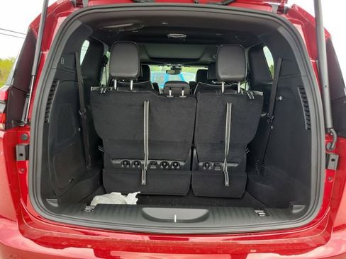 New 2026 Chrysler Pacifica Limited image 7