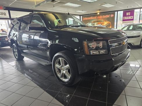 Used 2014 Chevrolet Suburban LS w/ All-Star Edition AWD/4WD image 3