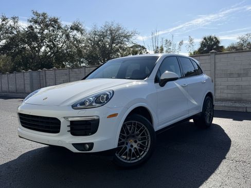 Certified 2018 Porsche Cayenne Platinum Edition image 1