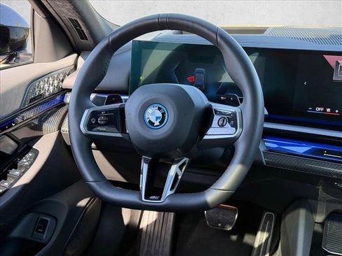 Used 2026 BMW 550e xDrive w/ Executive Package AWD/4WD image 13
