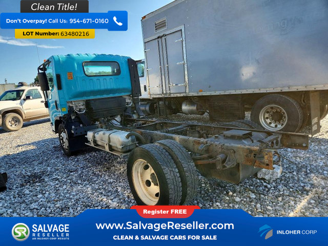 Used 2019 Isuzu NPR RWD image 3