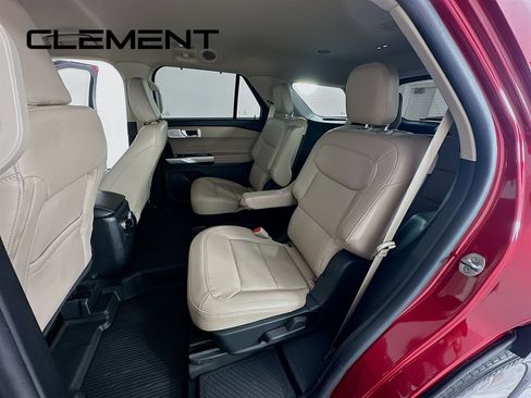 Certified 2023 Ford Explorer Limited w/ Hybrid Equipment Group 310A AWD/4WD image 32