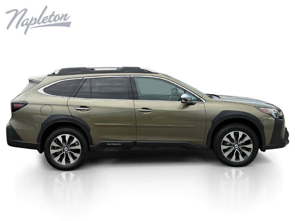 Used 2023 Subaru Outback Touring AWD/4WD image 7