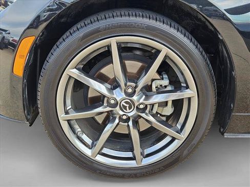 Used 2018 MAZDA MX-5 Miata RF Grand Touring RWD image 20
