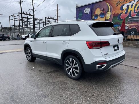 Used 2022 Volkswagen Taos SE AWD/4WD image 3