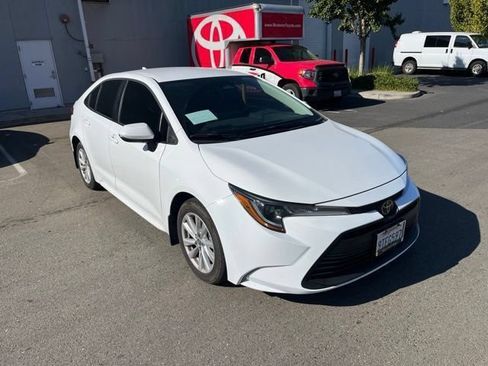 Used 2025 Toyota Corolla LE w/ LE Premium Package FWD image 2
