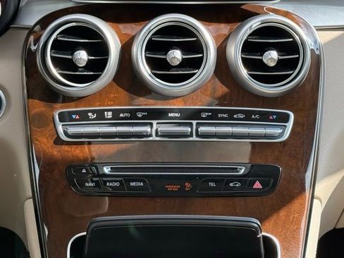 Used 2017 Mercedes-Benz GLC 300 4MATIC Coupe image 38