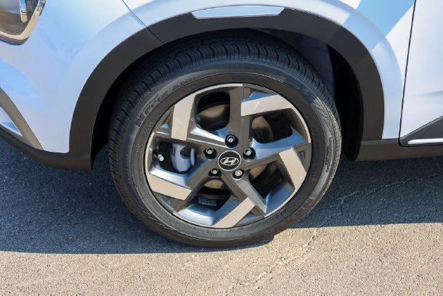 New 2026 Hyundai Venue SEL FWD image 7