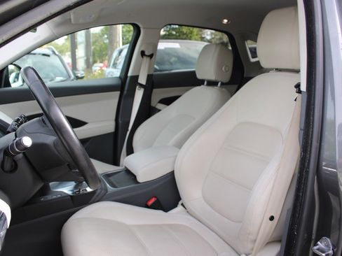 Used 2019 Jaguar E-PACE S image 11