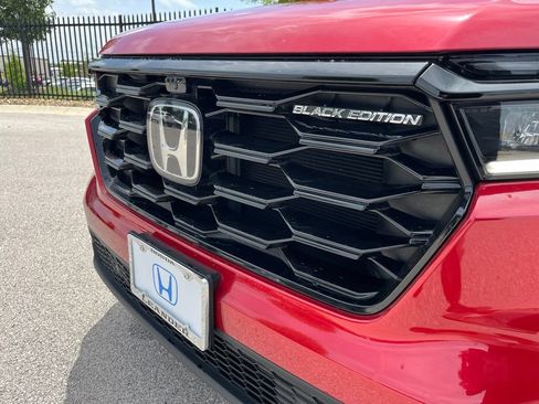 Used 2025 Honda Pilot Black Edition image 28