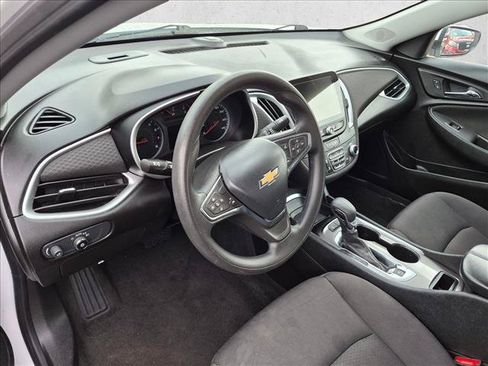 Used 2024 Chevrolet Malibu LT FWD image 7
