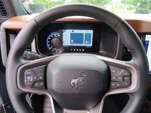 Used 2024 Ford Bronco Outer Banks image 15