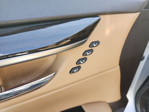 Used 2016 Lexus ES 350 w/ Premium Package w/Wood Trim FWD image 29