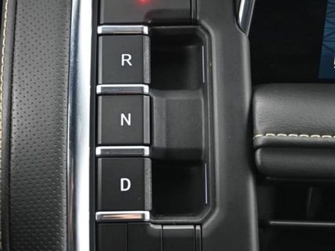 Used 2024 GMC Yukon SLT image 20