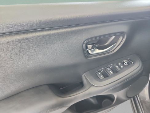 Certified 2023 Honda HR-V LX image 17