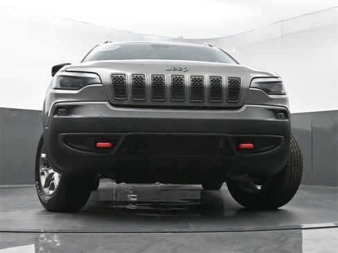 Used 2022 Jeep Cherokee Trailhawk image 24