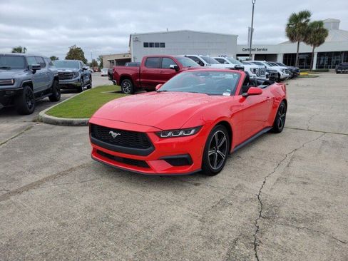 Used 2024 Ford Mustang Convertible image 25