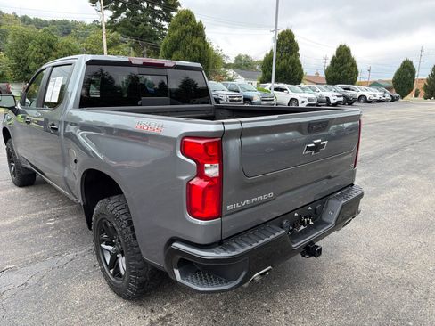 Used 2021 Chevrolet Silverado 1500 LT Trail Boss w/ Convenience Package II AWD/4WD image 3