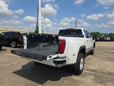 Used 2025 GMC Sierra 3500 Denali AWD/4WD image 27