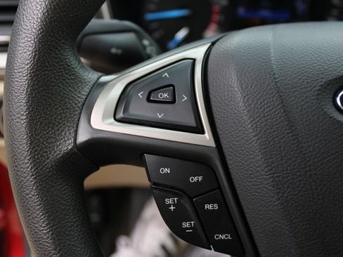 Used 2014 Ford Fusion SE FWD image 5