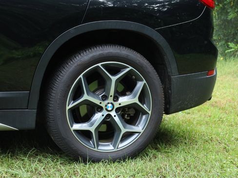 Used 2017 BMW X1 xDrive28i w/ Premium Package image 18