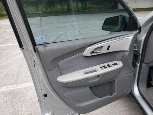 Used 2011 Chevrolet Traverse LS FWD image 13