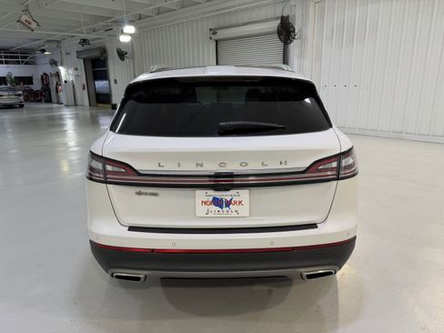 Used 2022 Lincoln Nautilus Reserve image 4