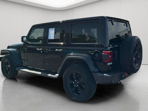 Used 2021 Jeep Wrangler Unlimited Sahara AWD/4WD image 8