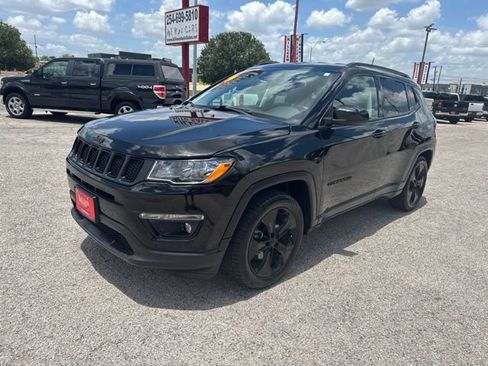Used 2019 Jeep Compass Latitude FWD image 3