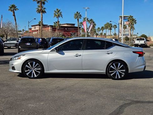 Used 2020 Nissan Altima 2.5 SR FWD image 15