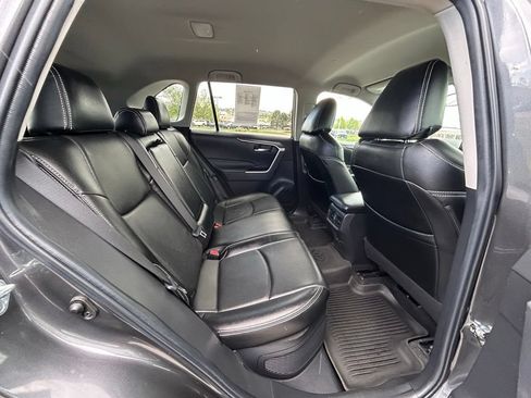 Used 2022 Toyota RAV4 XLE AWD/4WD image 30
