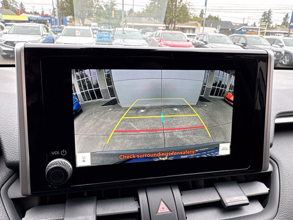 Used 2025 Toyota RAV4 LE AWD/4WD image 20