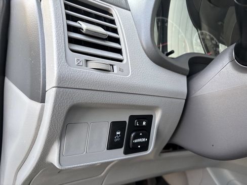 Used 2010 Toyota Corolla LE image 25