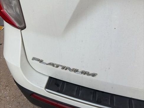 Used 2022 Ford Explorer Platinum w/ Equipment Group 601A RWD image 8