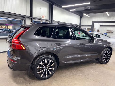 Used 2024 Volvo XC60 B5 Core w/ Climate Package image 10